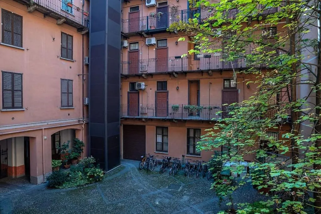 Bilocale Nel Cuore Di Moscova Milan Italy